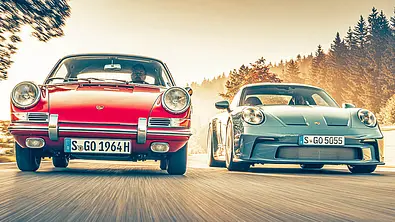 Porsche 901 und 911 S/T fahrend von vorne - Foto: Olgun Kordal