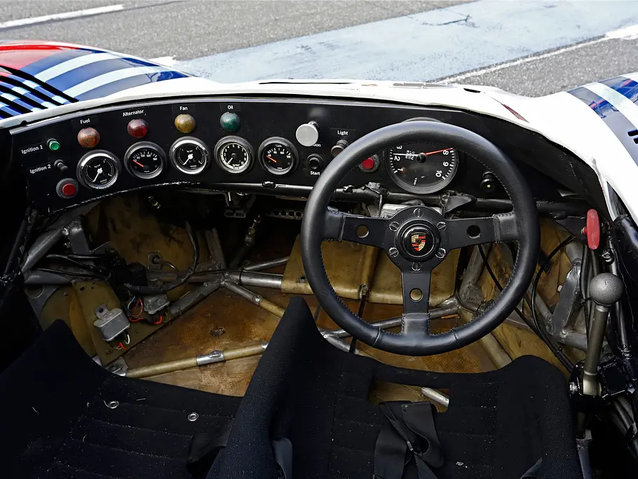 Porsche 936/77 Rennwagen Ikone Bilder technische Daten Cockpit