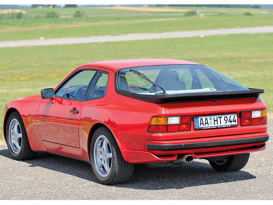 Porsche 944 S2 Youngtimer Bilder technische Daten Traumwagen Heck