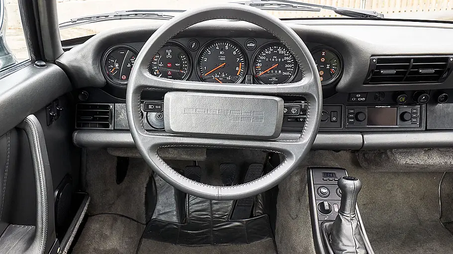 Porsche 959 Das Cockpit des Porsche 959.