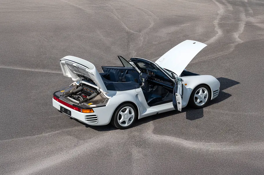 Porsche 959 Speedster statisch von schräg oben fotografiert
