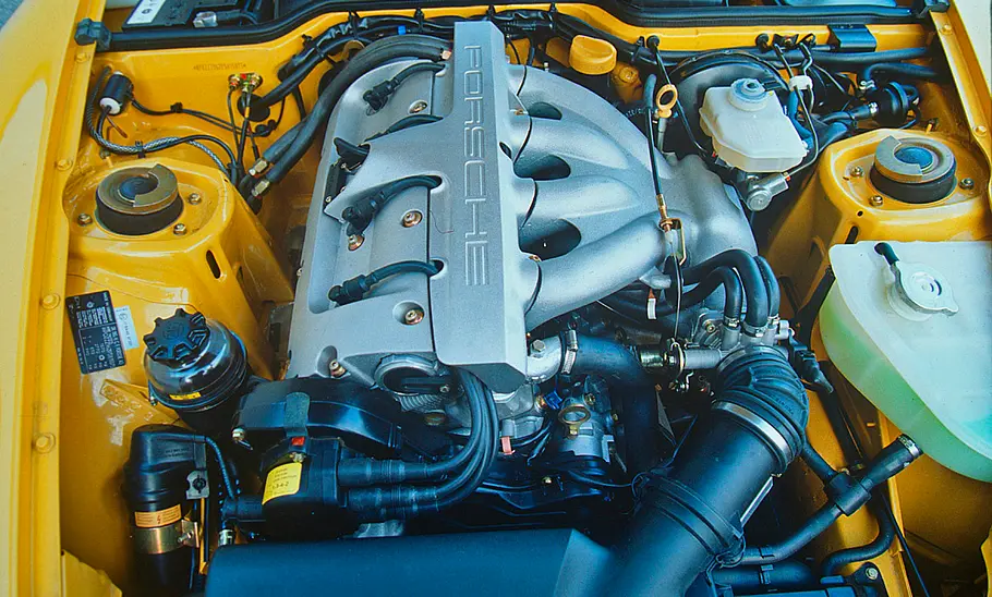 Porsche 968 CS Der Motor des Porsche 968 CS.