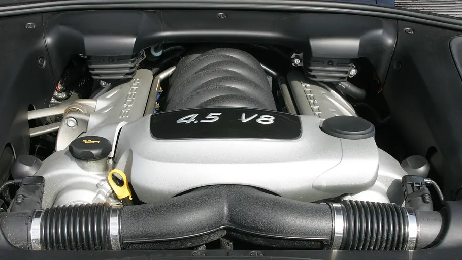 Der Motor des Porsche Cayenne S.