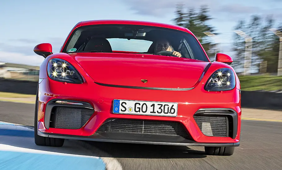 Porsche 718 Cayman GT4