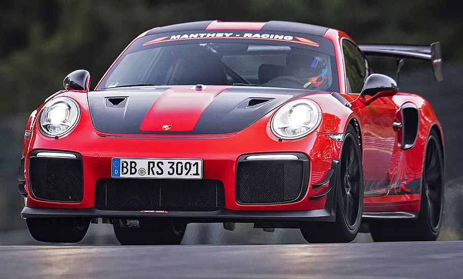 Porsche 911 GT2 RS (2017) Porsche 911 GT2 RS (2017)