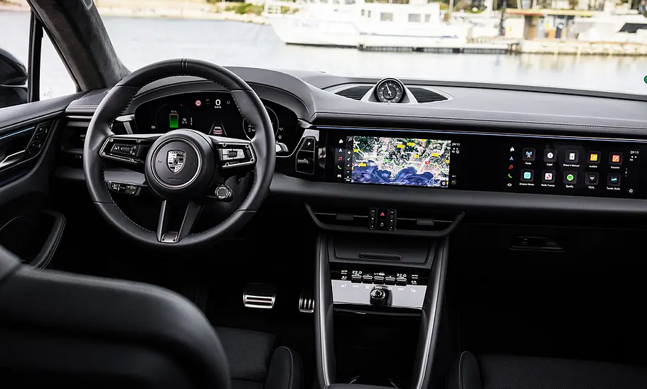 Porsche Macan Turbo (2024) Porsche Macan Turbo (2024); Cockpit