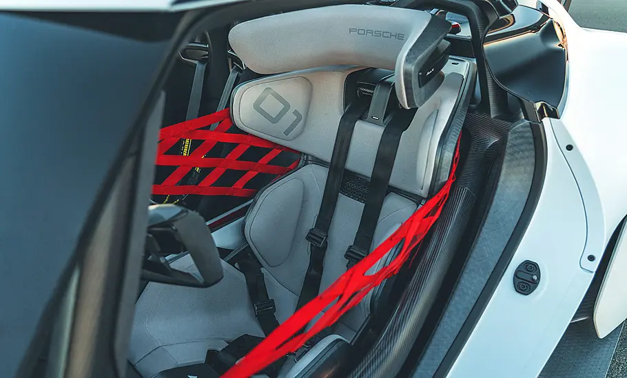 Porsche Mission R (2021)