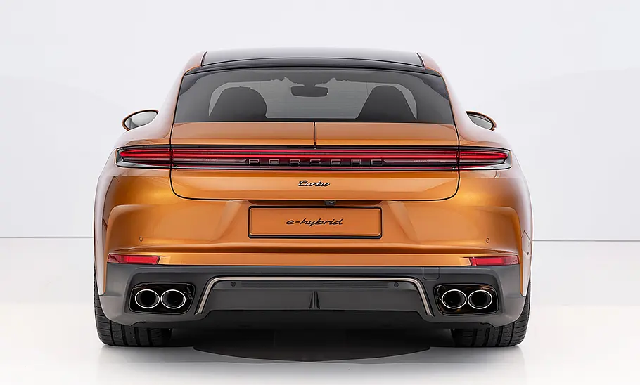 Porsche Panamera Turbo E-Hybrid (2024) Porsche Panamera Turbo E-Hybrid (2024); stehend, Außenansicht; Hecksicht