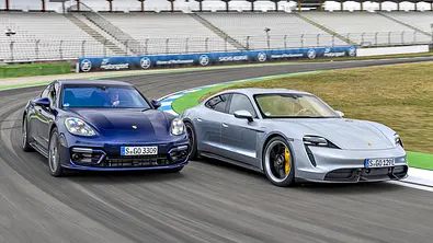 Porsche Panamera Turbo S/Porsche Taycan Turbo S - Foto: Frank Ratering