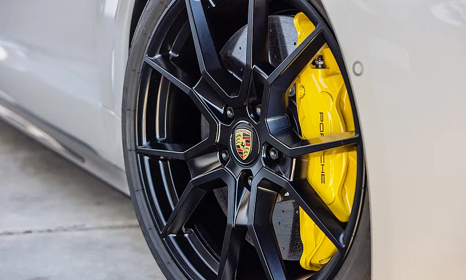 Porsche Taycan GTS (2022) Porsche Taycan GTS (2022)