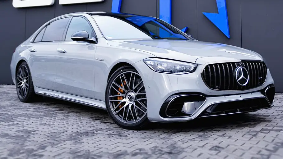 Platz 3: Posaidon Mercedes S63 RS1200e Der Posaidon Mercedes S63 RS1200e stehend von vorne.