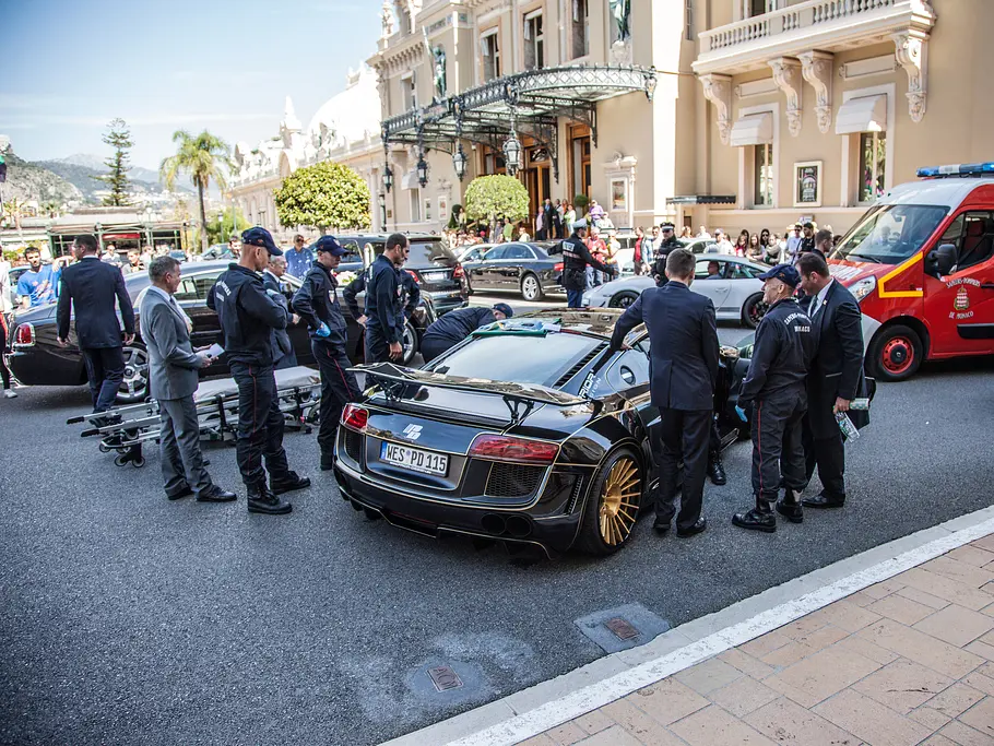 Prior Design: Hotel-Ärger in Monaco Prior Design Audi R8 Monaco Schaden Hotel Beschaedigung