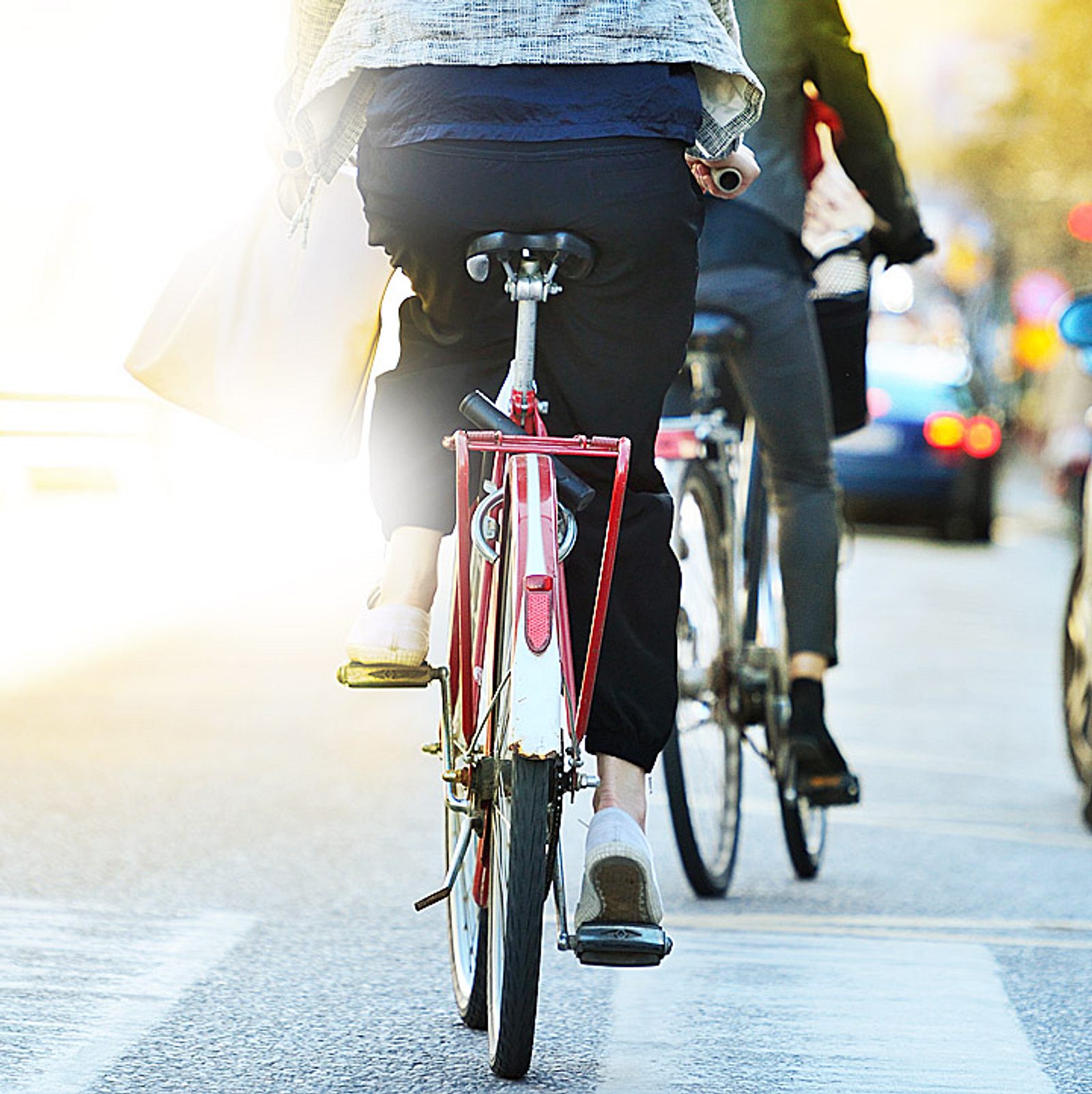 ultraleichter fahrradhelm Pilipane Fahrradhelm,Fahrradhelm, Verstellbarer Für Erwachsene, Atmungsaktiver Fahrradhelm Für Erwachsene, Männer Und Dekor:Ayu Knieschmerzen nach dem Fahrradfahren: Apparel