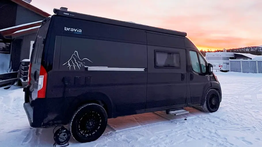 Der Bravia Narvik Arctic Edition von Raidhoo von der Seite.