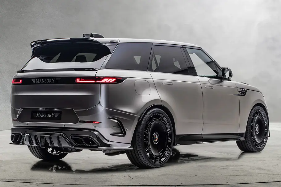 Range Rover Sport SV von Mansory Außenansicht von schräg hinten