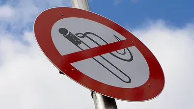 Geplantes Rauchverbot im Auto - Foto: Imago