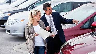 Reingelegt beim Autoankauf - Foto: iStockphoto