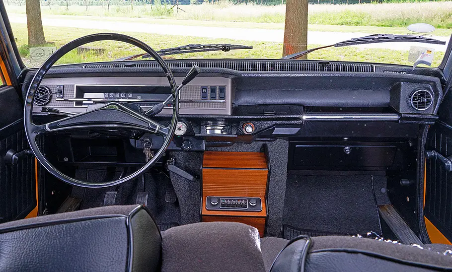 Renault 16 TL Das Cockpit des Renault 16 TL