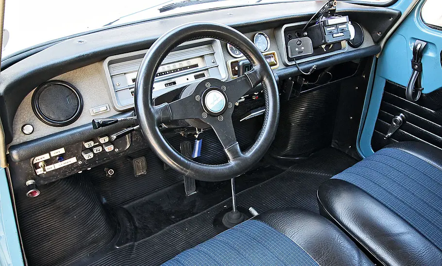 Das Cockpit des Renault 8 1100 Gordini