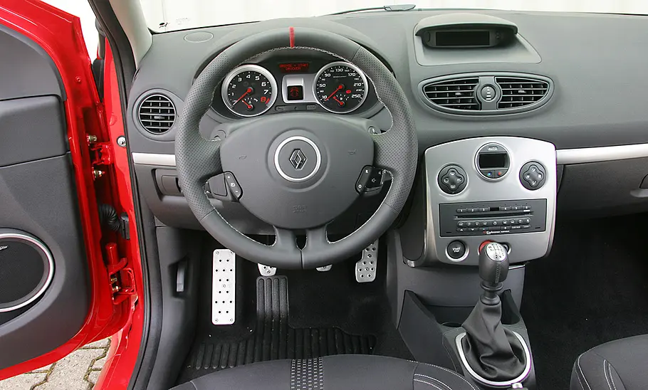Renault Clio Sport 2.0 16V Cockpit