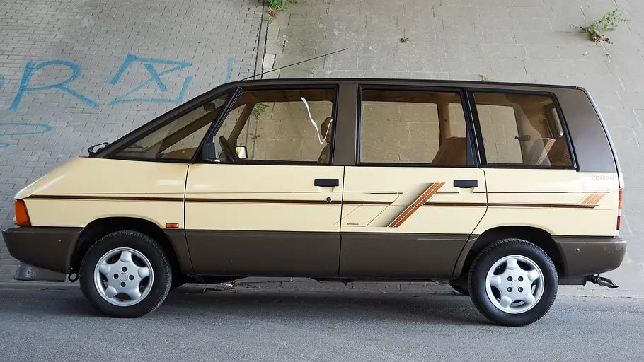Der Renault Espace im Profil.