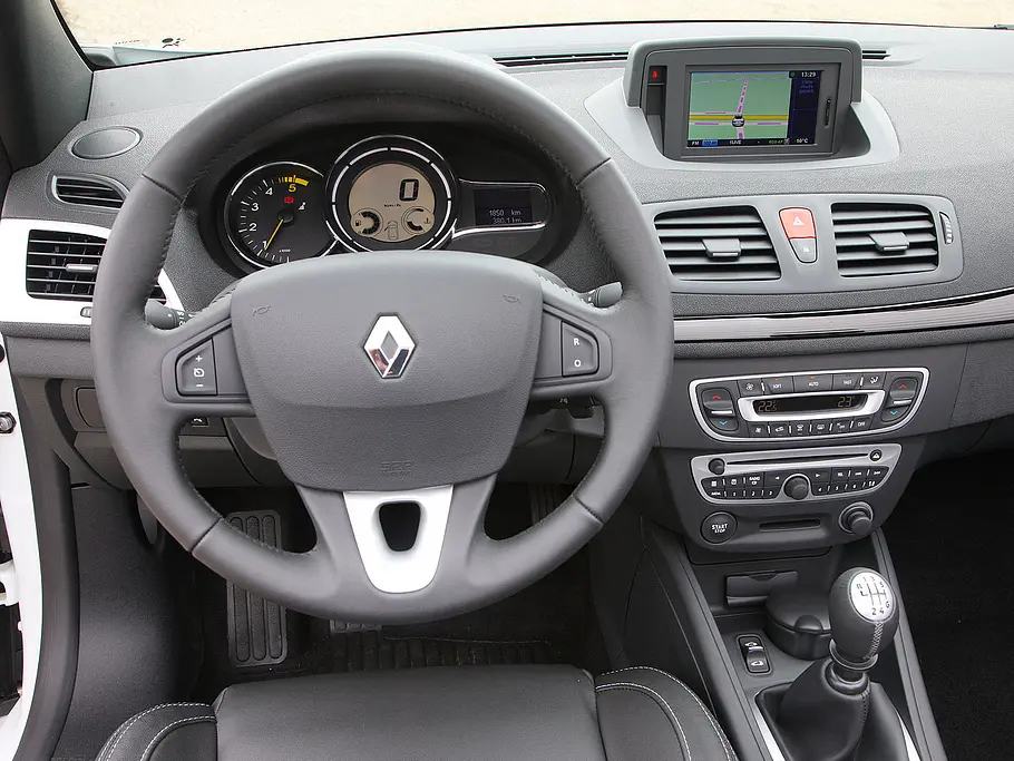 Renault Mégane Coupé-Cabriolet dCi 130 Renault Mégane Coupé-Cabriolet mit nummerische Tacho-LCD-Anzeige, fest stehender Bildschirm, gute Verarbeitung