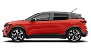 Der Renault Megane E-Tech steht vor weißem Hintergrund, von links fotografiert. - Foto: Carwow