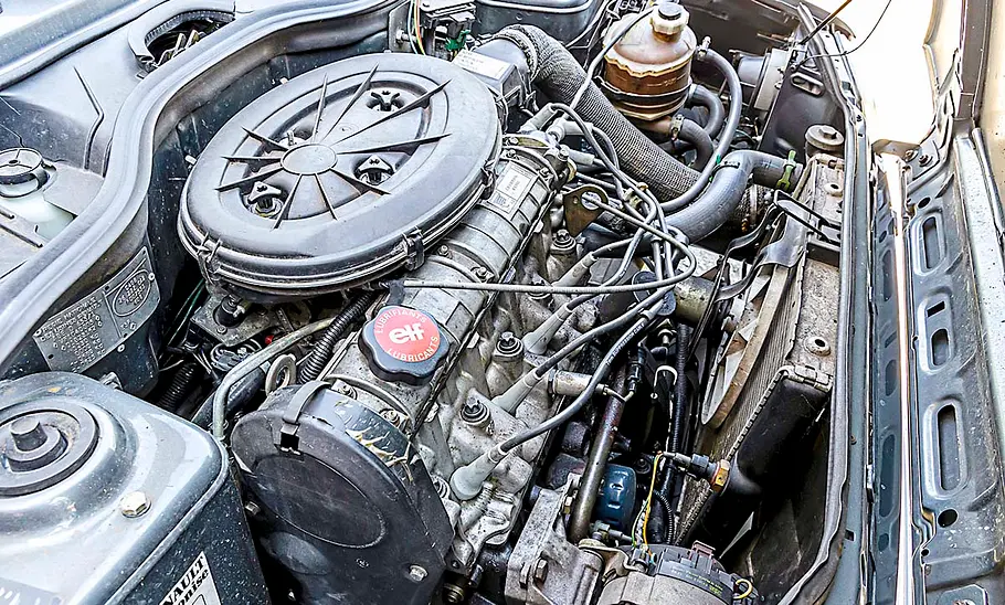 Der Motor des Renault 5.