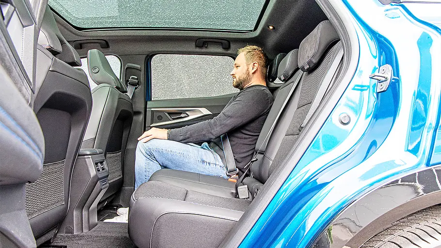 Renault Austral Blick in den Fond des Renault Austral.