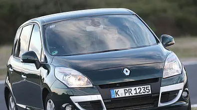 renault scénic kompaktvan gebrauchtwagen zweite Generation front fahraufnahme