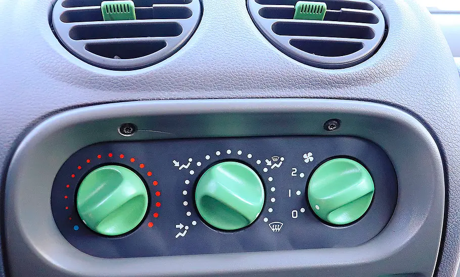 Die Schalter und Regler des Renault Twingo 1.