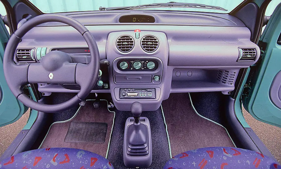 Das Cockpit des Renault Twingo 1 (1993-2007).