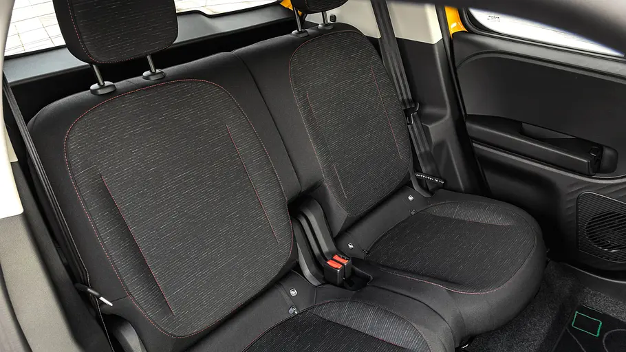 Renault Twingo E-Tech elektrisch Die Rücksitze im Renault Twingo E-Tech elektrisch.