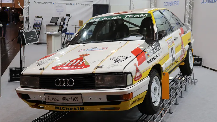 Audi 200 Quattro Gruppe A Audi 200 Quattro Gruppe A statisch von schräg vorne fotografiert.