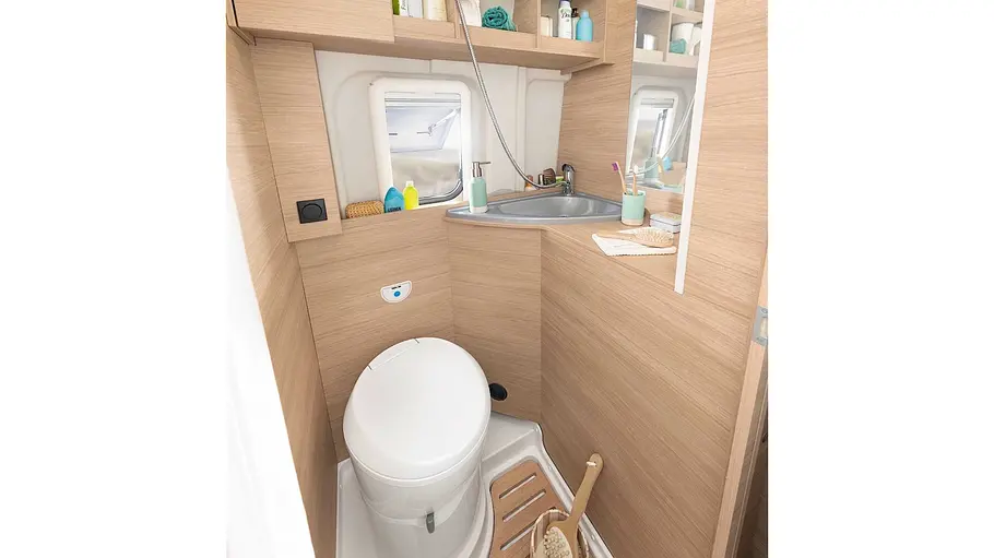 Das Badezimmer im Roadcar R640.