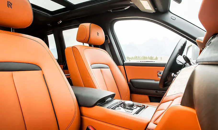Rolls-Royce Cullinan (2018) Rolls-Royce Cullinan (2018)
