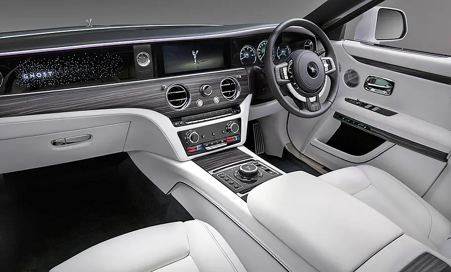 Rolls-Royce Ghost (2020) Rolls-Royce Ghost (2020)