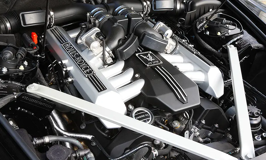 Der Motor des Rolls-Royce Phantom Coupé.