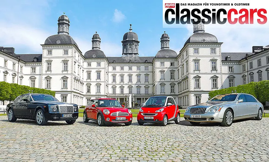 Rolls-Royce Phantom Coupé/Mini One/Smart Fortwo/Maybach 62S statisch von schräg vorne fotografiert.