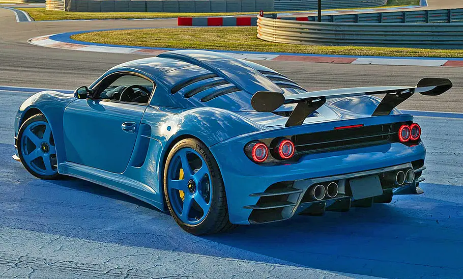 Der Ruf CTR3 Evo stehend von schräg hinten.