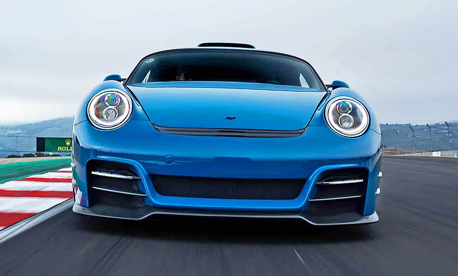 Der Ruf CTR3 Evo fahrend von vorne.