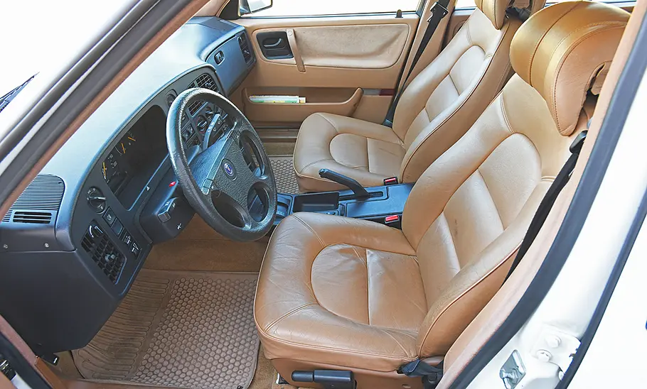 Saab 9000 2.3i 16V Die Sitze des Saab 9000 2.3i 16V.
