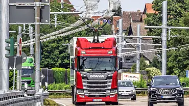 Scania-Lkw für Oberleitungsspur - Foto: Imago