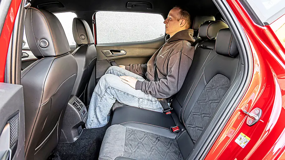 Seat Leon Blick auf die Fondsitze im Innenraum des Seat Leon.