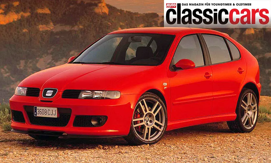 Seat Leon Cupra statisch von schräg vorne fotografiert.