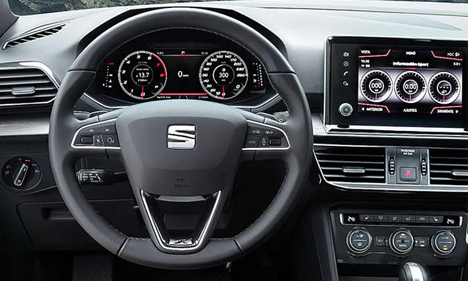 Ein Blick ins Cockpit des Seat Tarraco (2018).