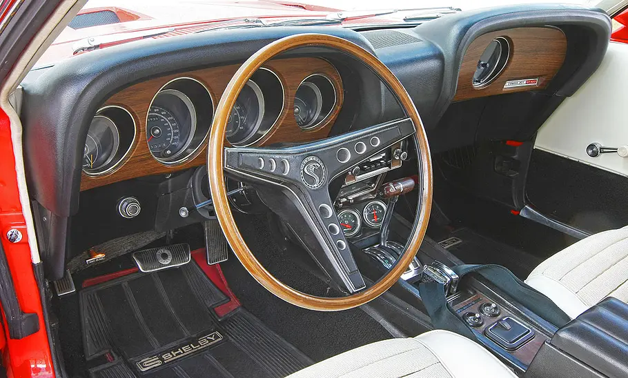 Das Cockpit des Shelby GT500