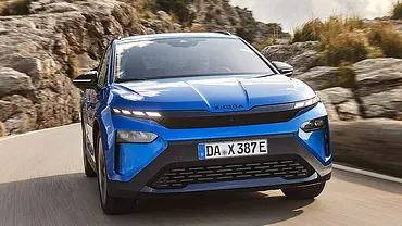 Der Skoda Elroq (2024) fahrend von vorne fotografiert. - Foto: Skoda
