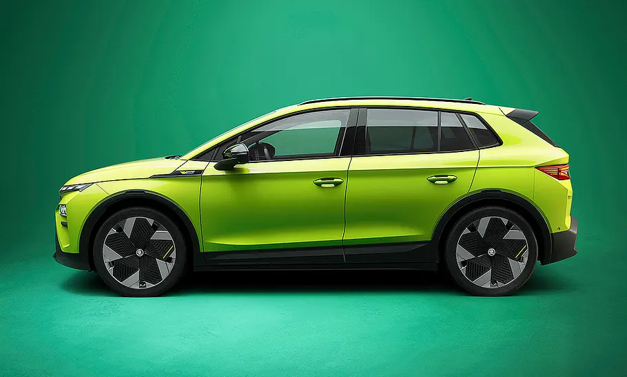 Skoda Elroq RS (2025) Blick von der Seite auf den Skoda Elroq RS (2025).