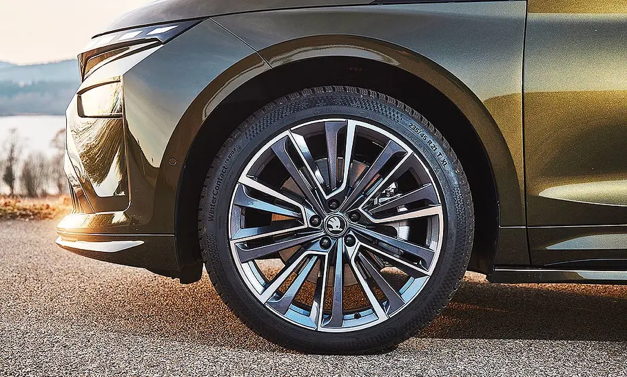 Skoda Enyaq Facelift (2025) Blick auf die Felgen des Skoda Enyaq Facelift (2025).